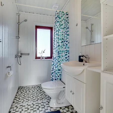 Nyaraló Laiurenty - 1km From The Sea By Interhome