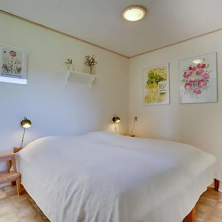 Nyaraló Laiurenty - 1km From The Sea By Interhome