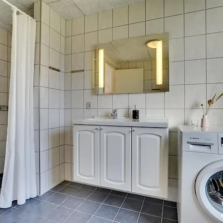 Laiurenty - 1km From The Sea By Interhome Nyaraló