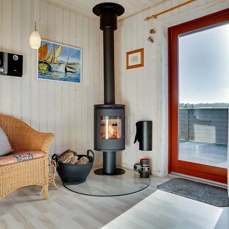 Nyaraló Laiurenty - 1km From The Sea By Interhome